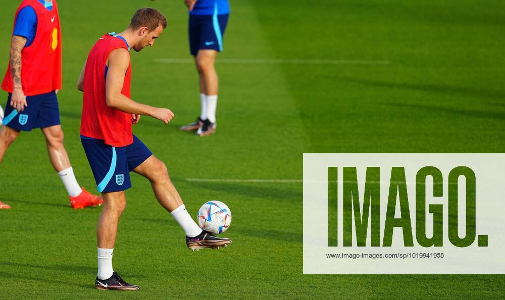 Mandatory Credit: Photo by Javier Garcia Shutterstock (13643375bk) Harry Kane of England England Training, FIFA World Cup, WM, Weltmeisterschaft, Fussball 2022, Football, Al Wakrah Sports Complex, Al Wakrah, Qatar - 01 Dec 2022 Editorial Use Only England Training, FIFA World Cup 2022, Football, Al Wakrah Sports Complex, Al Wakrah, Qatar - 01 Dec 2022 Editorial Use Only