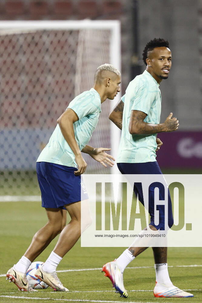 Brazil s defender Eder Gabriel Militao (R) participates in his national team, Nationalteam s training session at Al Arabi stadium in Doha, Qatar, in the frame of Qatar 2022 FIFA World Cup, WM, Weltmeisterschaft, Fussball 01 December 2022. Brazil is facing Cameroon on 02 December in their group G s third and last match. Brazil s training session !ACHTUNG: NUR REDAKTIONELLE NUTZUNG!