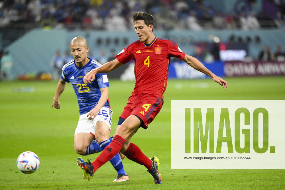 MAEDA Daizen (JPN) vs TORRES Pau (ESP) FOOTBALL : Japon vs Espagne - Groupe E - coupe du Monde Qatar 2022 - 01 12 2022 JBAutissier Panoramic