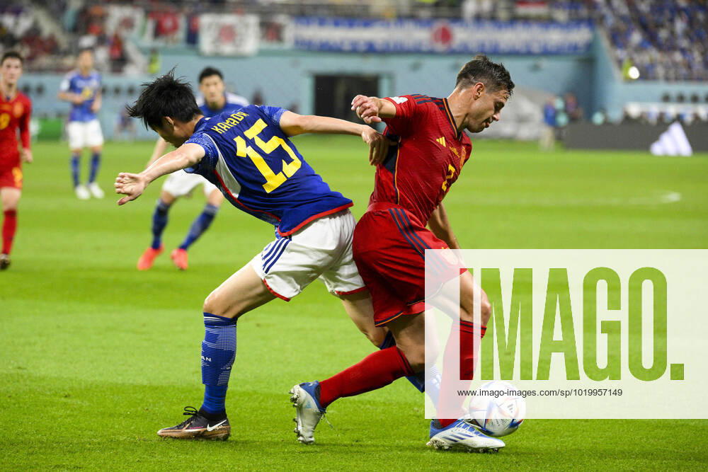 KAMADA Daichi (JPN) vs AZPILICUETA Cesar (ESP) FOOTBALL : Japon vs Espagne - Groupe E - coupe du Monde Qatar 2022 - 01 12 2022 JBAutissier Panoramic