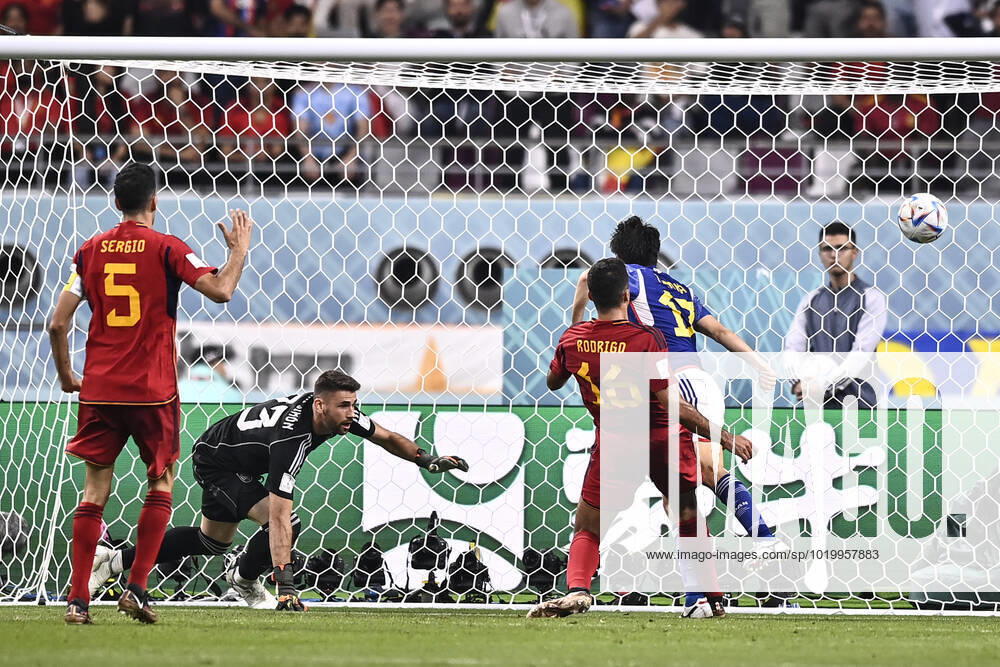 Foto LaPresse - Fabio Ferrari 01 Dicembre 2022 Doha, Qatar - - Calcio - Qatar 2022 - Coppa del Mondo Fifa - Giappone v Spagna - Gruppo E - Fase a Gironi - Khalifa International Stadium .Nella foto:Tanaka Ao (Japan);erete 2-1 December 1, 2022 Doha, Qatar - sport - Soccer - Qatar 2022- FIFA World Cup, WM, Weltmeisterschaft, Fussball - Group E - Japan v Spain - group stage -Khalifa International Stadium.In the pic:Tanaka Ao (Japan);gol 2-1