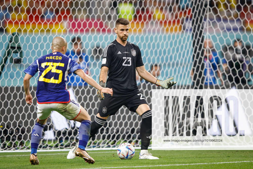 Japan vs spain DOHA, CA - 01.12.2022: JAPAN VS SPAIN - MAEDA Daizen of Japan and SIMON Unai of Spain during a match between Japan and Spain, valid for the group stage of the World Cup, held at Khalifa International Stadium in Doha, Qatar. (Photo: Rodolfo Buhrer La Imagem Fotoarena) x2303703x RodolfoxBuhrer