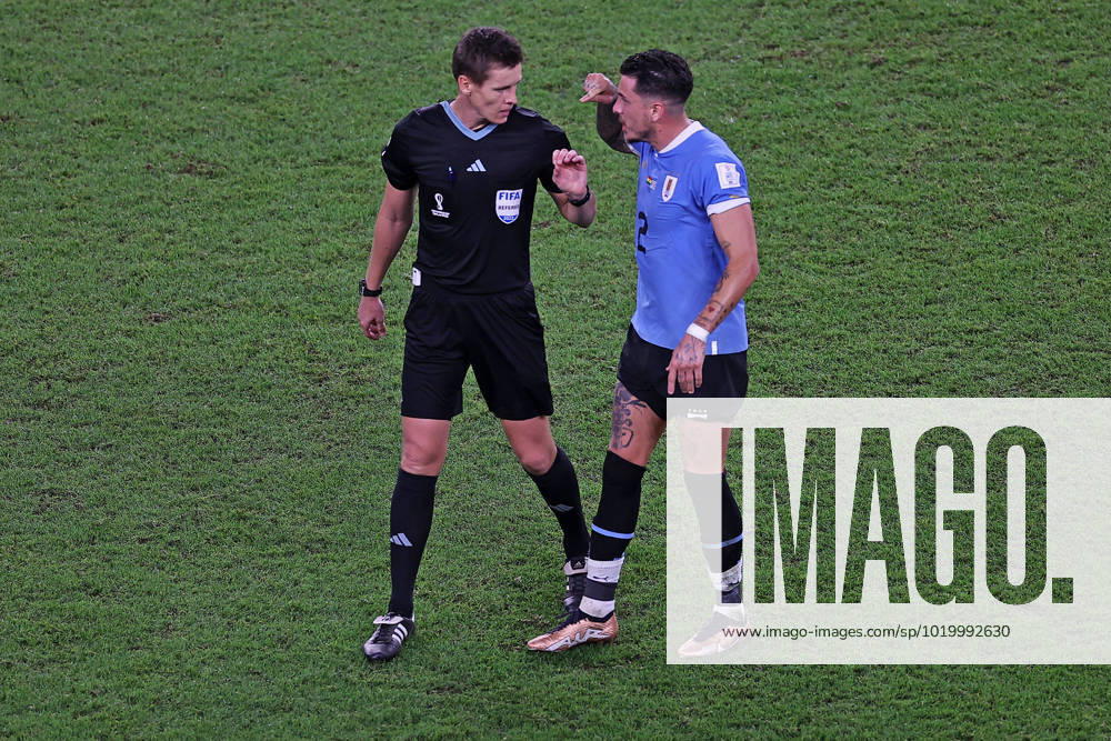 2nd December 2022; Stadium Al Janoub, Qatar: FIFA World Cup, WM, Weltmeisterschaft, Fussball football, Ghana versus Uruguay: Jose Gimenez of Uruguay, argues a decision with referee Daniel Siebert (GER) ActionPlus12455279 HeulerxAndrey