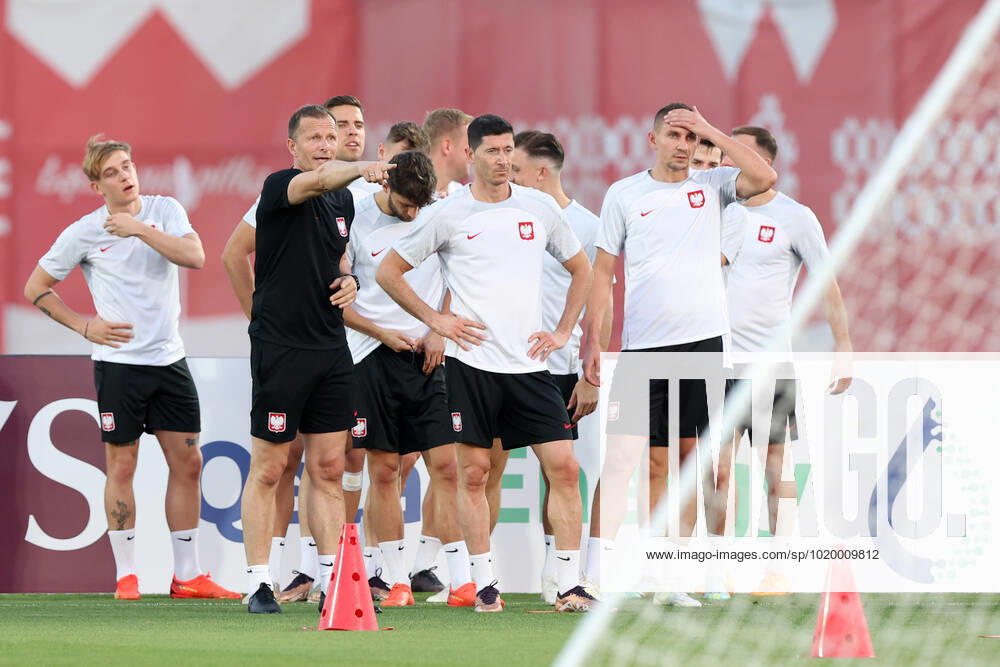 UMM SALAL MUHAMMAD 03.12.2022 MISTRZOSTWA SWIATA W PILCE NOZNEJ 2022 TRENING REPREZENTACJI POLSKI --- 2022 FIFA World Cup, WM, Weltmeisterschaft, Fussball POLISH FOOTBALL national team, Nationalteam TRAINING SESSION GRZEGORZ WITT ROBERT LEWANDOWSKI ARTUR JEDRZEJCZYK FOT. PIOTR KUCZA FOTOPYK NEWSPIX.PL --- Newspix.pl POLAND OUT! 221204PYK054