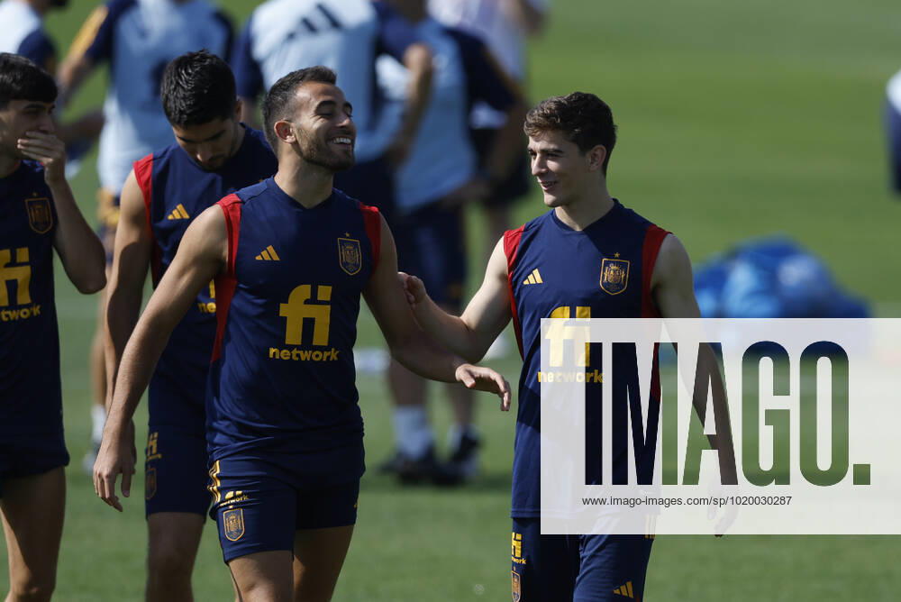 Spain s players Gavi (R) and Eric García during a training session of the Spanish team in Doha, Qatar, 04 December 2022. Spain will face Morocco in their FIFA World Cup, WM, Weltmeisterschaft, Fussball 2022 round of 16 soccer match on 06 December 2022. FIFA World Cup 2022 - Spain training !ACHTUNG: NUR REDAKTIONELLE NUTZUNG!