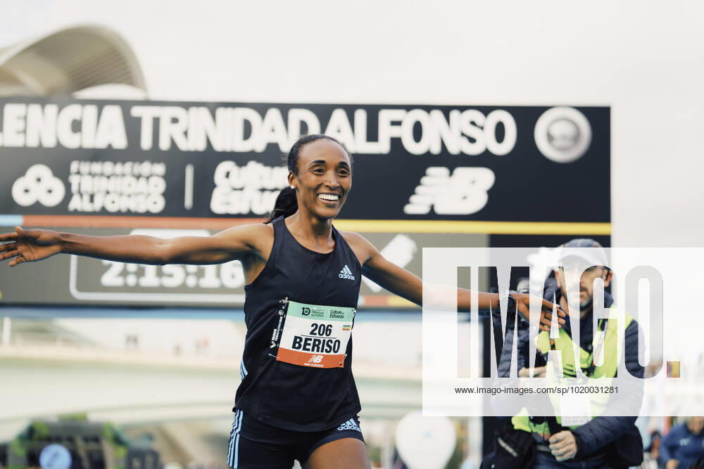 42th Valencia Marathon Trinidad Alfonso 2022 Valencia, 04 12 2022 Womens winner Amane Beriso Shankule ETH at the 42th Valencia Marathon Trinidad Alfonso 2022 on 04 12 2022