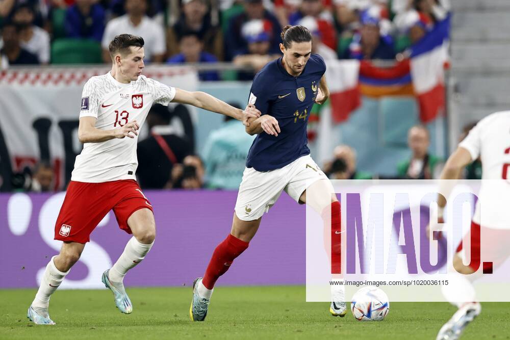 DOHA l r Jakub Kaminski of Poland, Adrien Rabiot of France during the FIFA World Cup Qatar 2022 round of 16 match between France and Poland at Al Thumama Stadium on December 4, 2022 in Doha, Qatar AP Dutch Height MAURICE OF STONE FIFA World Cup Qatar 2022 2022 ANPxSportx xMauricexvanxSteenxWKxIVx 458857797 originalFilename: 458857797
