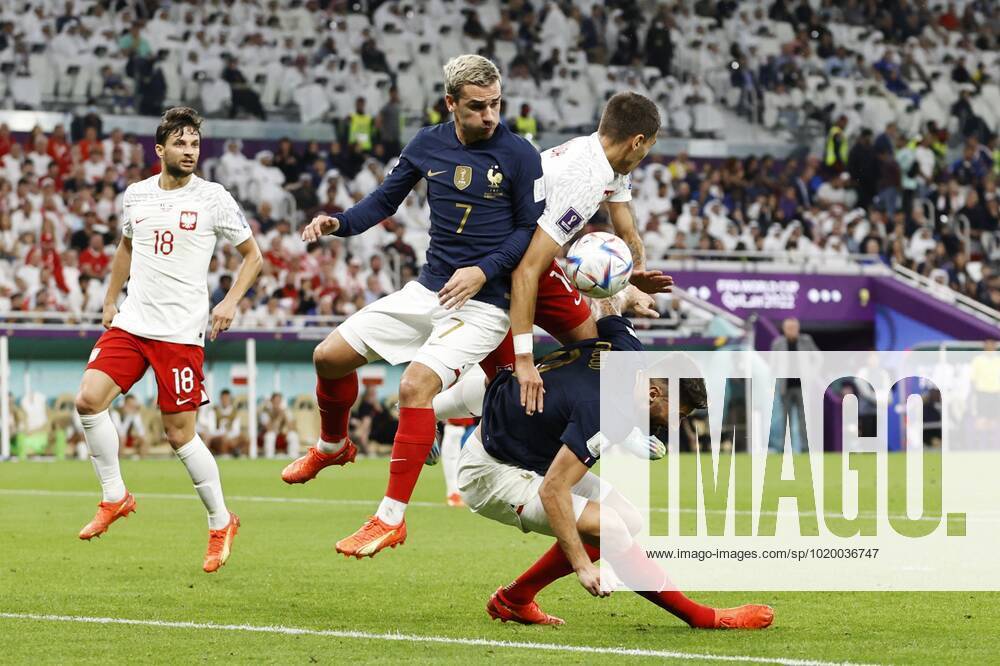 DOHA l r Sebastian Szymanski of Poland, Antoine Griezmann of France, Jakub Kiwior of Poland, Olivier Giroud of France during the FIFA World Cup Qatar 2022 round of 16 match between France and Poland at Al Thumama Stadium on December 4, 2022 in Doha , qatar AP Dutch Height MAURICE OF STONE FIFA World Cup Qatar 2022 2022 ANPxSportx xMauricexvanxSteenxWKxIVx 458858728 originalFilename: 458858728