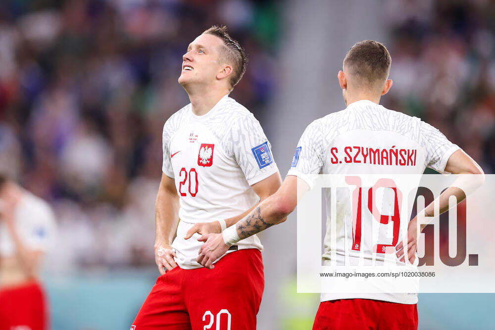 DOHA, KATAR (DOHA, QATAR) MISTRZOSTWA SWIATA W PILCE NOZNEJ KATAR 2022 ( FIFA World Cup, WM, Weltmeisterschaft, Fussball QATAR 2022) PILKA NOZNA (FOOTBALL) MECZ 1 8 FINALU FRANCJA - POLSKA ( GAME FRANCE - POLAND ) NZ PIOTR ZIELINSKI, SEBASTIAN SZYMANSKI FOTO LUKASZ GROCHALA CYFRASPORT NEWSPIX.PL --- Newspix.pl POLAND OUT! 20221204CSLG0177