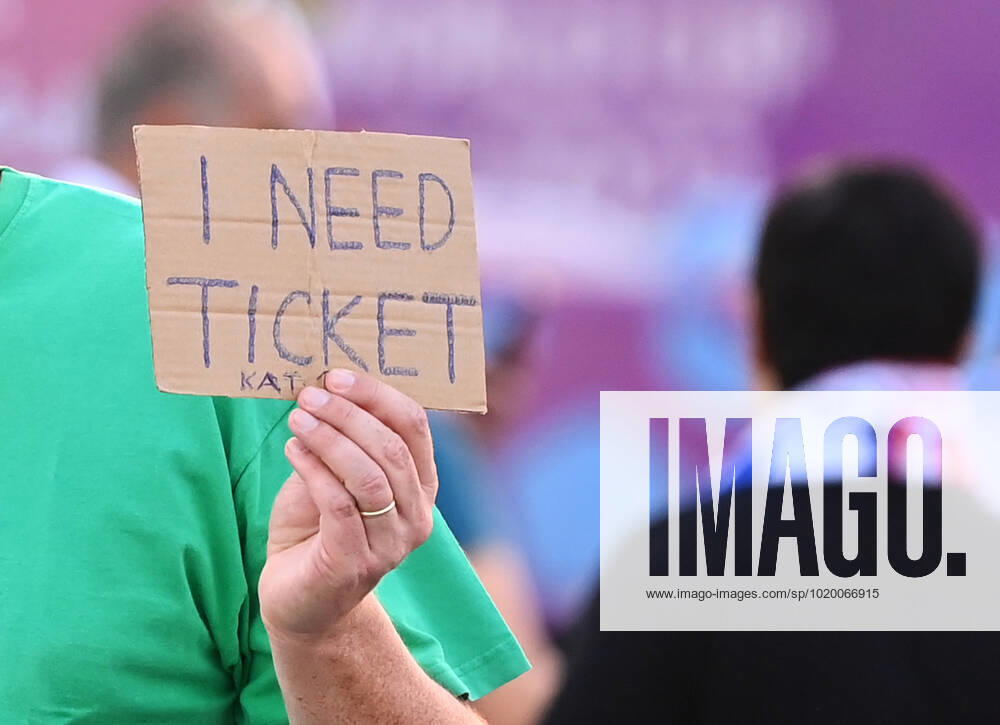 FOOTBALL World Cup 2022 Round of 16 Japan Croatia 05 12 2022 A fan looks for a ticket with a sign outside Al Janoub stadium, i need ticket