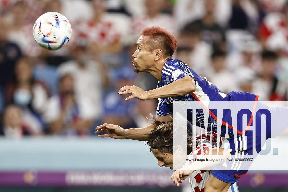 AL WAKRAH LR Luka Modric of Croatia, Yuto Nagatomo of Japan during the FIFA World Cup Qatar 2022 round of 16 match between Japan and Croatia at Al Janoub Stadium on December 5, 2022 in Al Wakrah, Qatar AP Dutch Height MAURICE OF STONE FIFA World Cup Qatar 2022 2022 ANPxSportx xMauricexvanxSteenxWKxIVx 458921276 originalFilename: 458921276