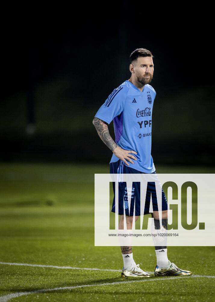 DOHA Lionel Messi during a training session of the Argentina national team on December 5, 2022 in Doha, Qatar Argentina will meet the Dutch national team in the eighth final ANP KOEN VAN WEEL FIFA World Cup Qatar 2022 2022 ANPxSportx IVx 458922459 originalFilename: 458922459