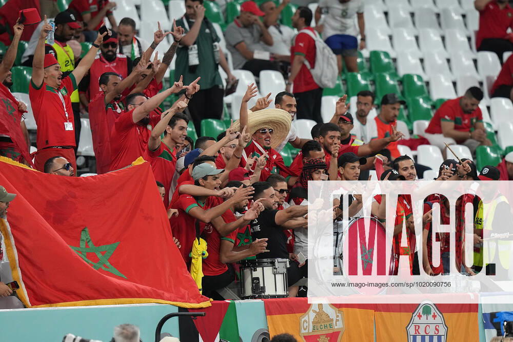 QAT, WM FIFA 2022, Round of 16, Morocco vs Spain 06 12 2022, Education City Stadium, Doha, QAT, WM FIFA 2022, Round of 16, Morocco vs Spain, in picture Spanish fans on the stands nordphotoxGmbHx xBratic nph00250