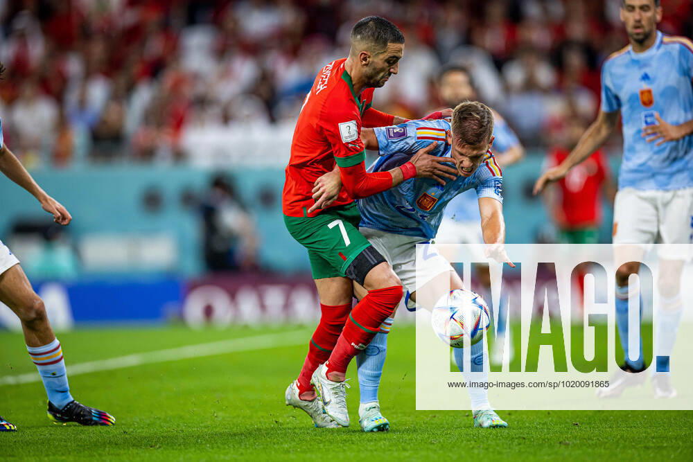 KATAR, EDUCATION CITY STADIUM, PILKA NOZNA MISTRZOSTWA SWIATA W PILCE NOZNEJ KATAR 2022 ( FIFA World Cup, WM, Weltmeisterschaft, Fussball QATAR 2022 ) ROUND OF SIXTEEN 1 8 FINALU 1 8 FINAL MECZ MAROKO - HISZPANIA GAME MOROCCO - SPAIN NZ HAKIM ZIYECH DANI OLMO FOTO LUKASZ SKWIOT CYFRASPORT NEWSPIX.PL --- Newspix.pl 20221206CSLS027