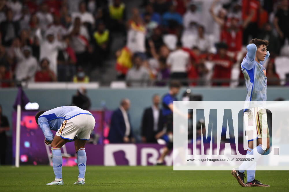 Foto LaPresse - Fabio Ferrari 6 Dicembre 2022 Doha, Qatar - - Calcio - Qatar 2022 - Coppa del Mondo Fifa - Marocco v Spagna - Ottavi di finale - Education City Stadium.Nella foto: delusione spagna Torres Ferran (Spain);Asensio Marco (Spain); December 6, 2022 Doha, Qatar - sport - Soccer - Qatar 2022- FIFA World Cup, WM, Weltmeisterschaft, Fussball -- Round of 16 - Morocco v Spain - Education City Stadium.In the pic: A dejected Spain Torres Ferran (Spain);Asensio Marco (Spain);