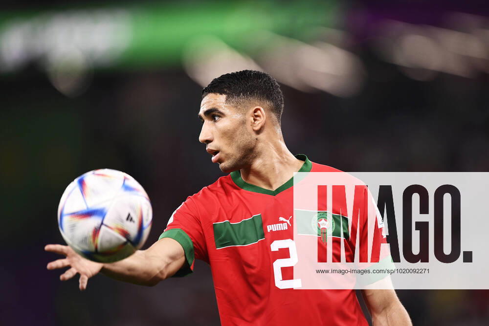 Foto LaPresse - Fabio Ferrari 6 Dicembre 2022 Doha, Qatar - - Calcio - Qatar 2022 - Coppa del Mondo Fifa - Marocco v Spagna - Ottavi di finale - Education City Stadium.Nella foto: Hakimi Achraf (Morocco); December 6, 2022 Doha, Qatar - sport - Soccer - Qatar 2022- FIFA World Cup, WM, Weltmeisterschaft, Fussball -- Round of 16 - Morocco v Spain - Education City Stadium.In the pic: Hakimi Achraf (Morocco);