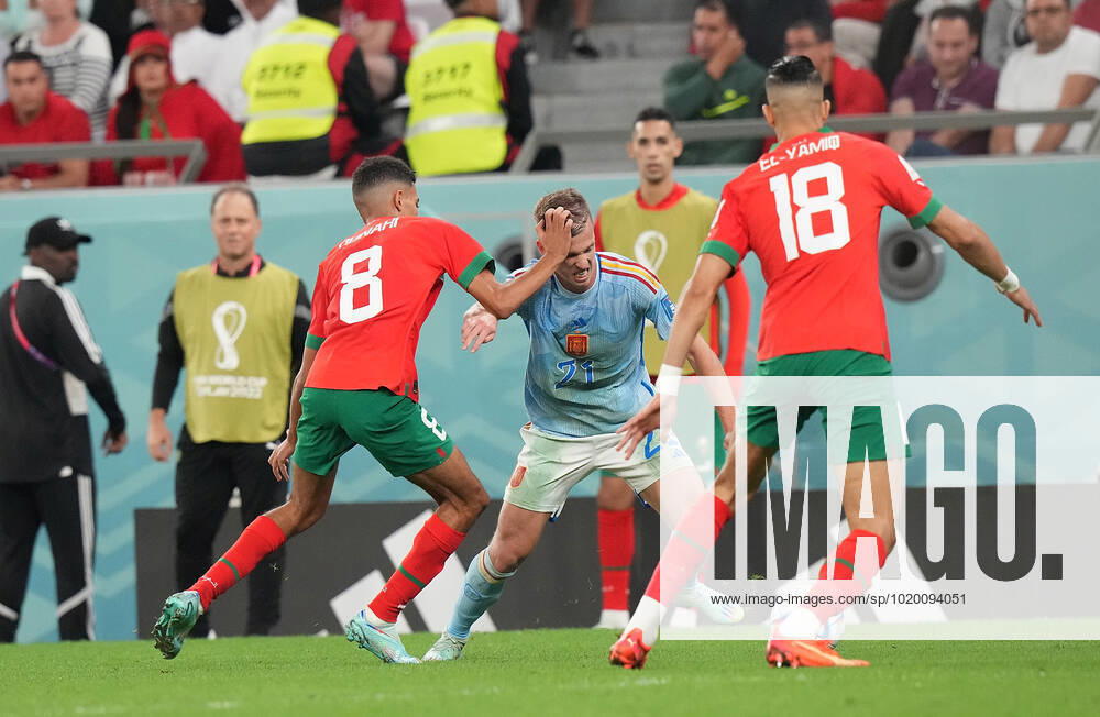 Education City Stadium, Doha, QAT, World Cup FIFA 2022, Round of 16, Morocco vs Spain, pictured Morocco s midfielder Azzedine Ounahi , Spains forward Dani Olmo , Morocco s defender Jawad Yamiq Doha Education City Stadium Qatar eu-images-506