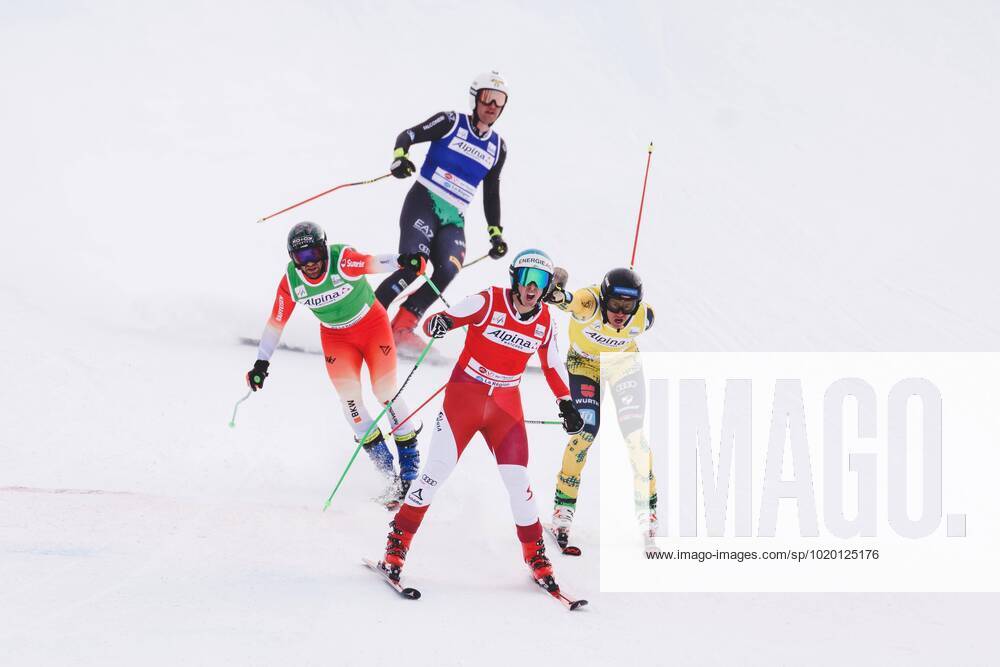 Bilder des Jahres 2022, Sport 12 Dezember FREE STYLE - FIS SX WC Val Thorens VAL THORENS,FRANCE,08.DEC.22 - FREESTYLE SKIING - FIS World Cup, Ski Cross, ladies, men. Image shows Johannes Rohrweck (AUT), Jonas Lenherr (SUI), Tobias Mueller (GER) and Dominik Zuech (ITA). GEPAxpictures xDanielxGoetzhaber
