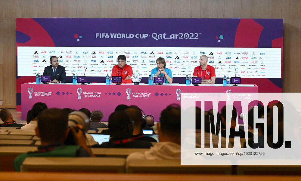 Football, men, 2022 23 season, World Cup in Qatar, Doha, press conference in the media center at Qatar National Convention Centre QNCC , in the center v l coach Zlatko Dalic Croatia , Luka Modric No 10, Croatia , 08 12 2022,