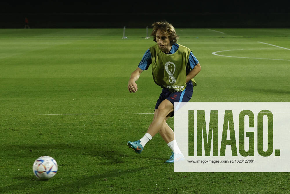 Croatia s midfielder Luka Modric takes part in training session held in Doha, Qatar, 08 December 2022. Croatia will face Brazil in their FIFA World Cup, WM, Weltmeisterschaft, Fussball 2022 quarter final soccer match on 09 December. Croatia s training session !ACHTUNG: NUR REDAKTIONELLE NUTZUNG!