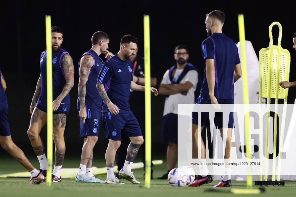 DOHA Lionel Messi of Argentina during a training session of the Argentina national team at the Qatar University training complex on December 8, 2022 in Doha, Qatar Argentina is preparing for the quarterfinals against the Netherlands ANP KOEN VAN WEEL FIFA World Cup Qatar 2022 2022 2022 ANPxSportx IVx 459099491 originalFilename: 459099491