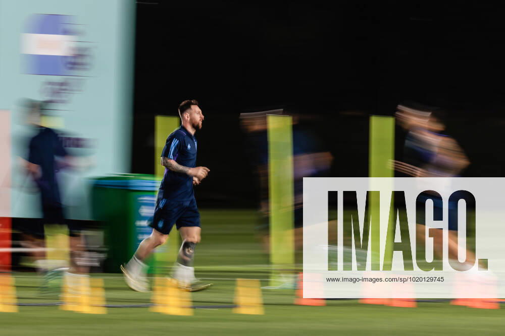 Argentina s striker Lionel Messi is seen during a training session at Qatar University, in Doha, Qatar, 08 December 2022. Argentina will face tomorrow Netherlands in a Qatar 2022 World Cup quarterfinal match. Argentina s training session !ACHTUNG: NUR REDAKTIONELLE NUTZUNG!
