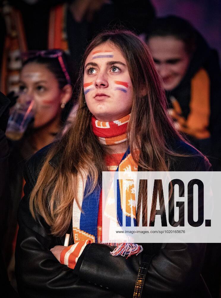 AMSTERDAM Orange fans in the House of Orange in the Johan Cruijff ArenA, the official fan event of the KNVB in the Netherlands, during the World Cup match of the Netherlands against Argentina The matches of the Dutch national team can be seen live on mega screens, framed by top shows by Dutch artists ANP RAMON VAN FLYMEN netherlands out belgium out Amsterdam IVx 459175714 originalFilename: 0196337330st