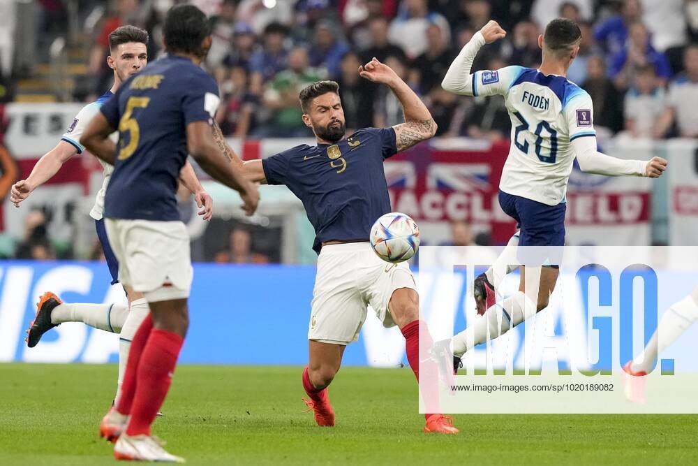 AL KHOR, 10-12-2022, Al Bayt stadium, World Cup 2022 in Qatar. Quarter final game between England and France, (L-R) France player Olivier Giroud and England player Phil Foden England - France x19482195x