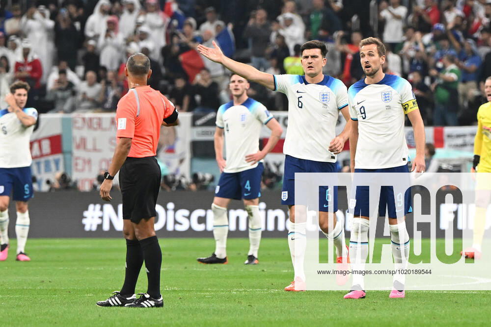 Football, men, 2022 23 season, Qatar World Cup, quarterfinals, England France at Al Bayt Stadium in Al Khor, f l referee Wilton Sampaio, Harry Maguire England, 6 and Harry Kane England, 9 , 10 12 2022,