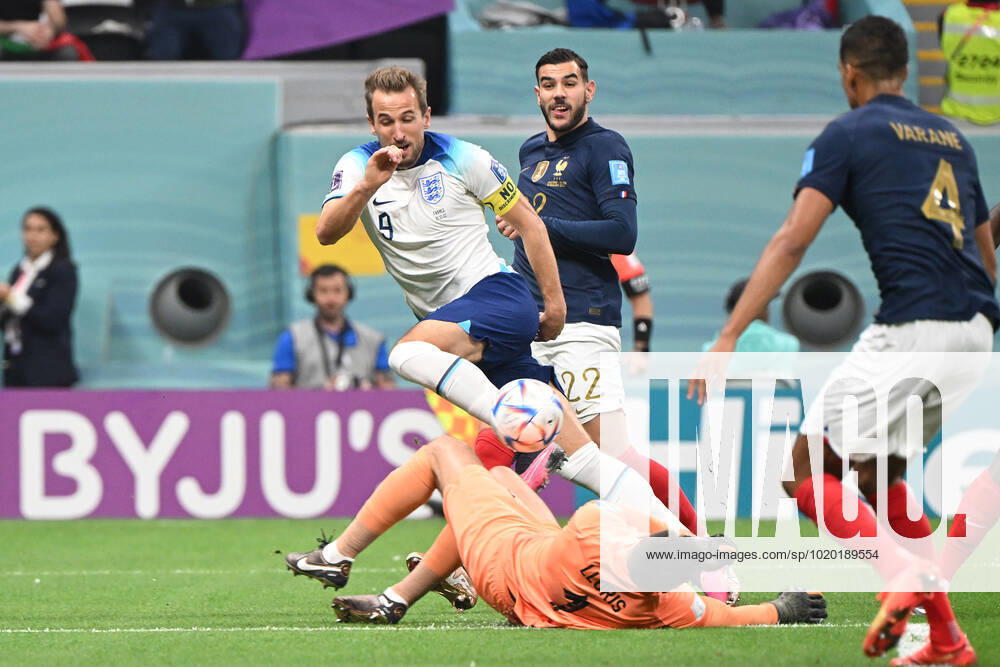 Football, men, 2022 23 season, Qatar World Cup, quarterfinals, England France at Al Bayt Stadium in Al Khor, f l Harry Kane England, 9 , Hugo Lloris France, 1 and Theo Hernandez France, 22 in duel , 10 12 2022,