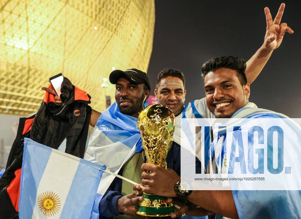 QATAR, LUSAIL - DECEMBER 13, 2022: Fans of Argentina are pictured ahead of the 2022 FIFA World Cup, WM, Weltmeisterschaft, Fussball semifinal football match between Argentina and Croatia at Lusail Iconic Stadium. Sergei Bobylev TASS 56400436