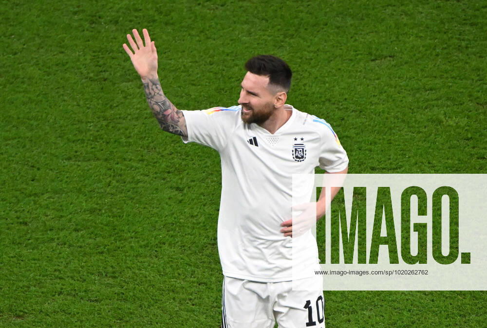 Football, men, 2022 23 season, Qatar World Cup, semi-finals, Argentina Croatia at Lusail Iconic Stadium in Lusail, Lionel Messi Argentina warming up, 13 12 2022,