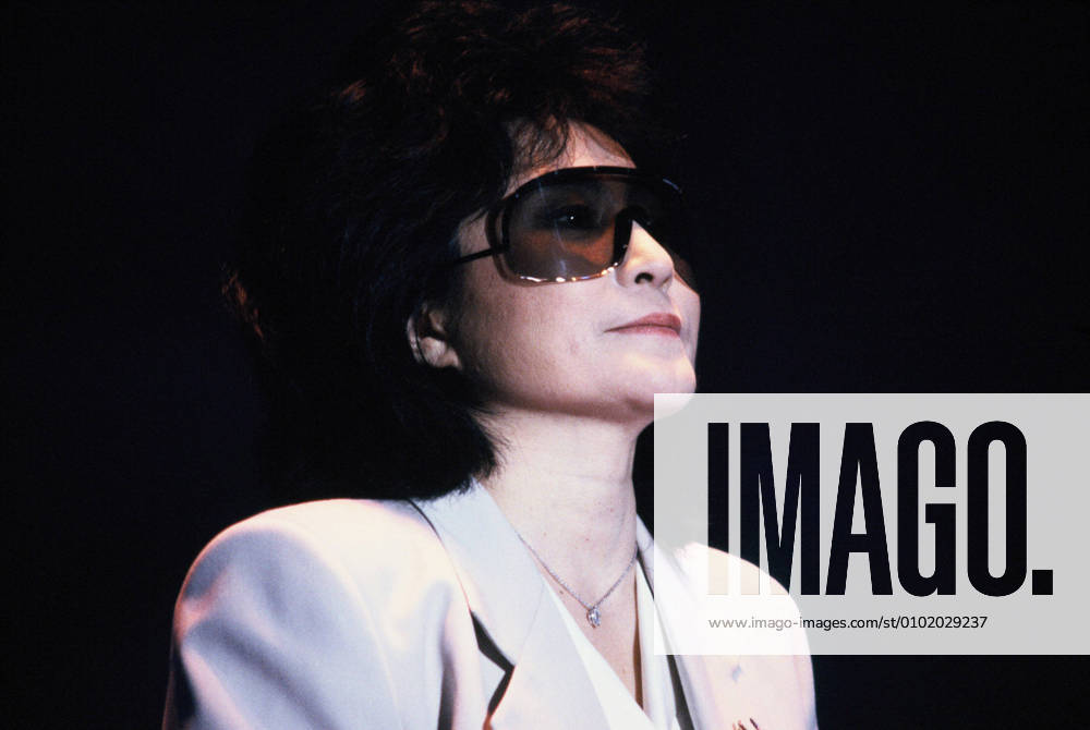 TV show Mensch Meier, 27 02 1986 The Japanese American artist, filmmaker, experimental composer and singer in the German TV show Mensch Meier, Cologne North Rhine-Westphalia Germany