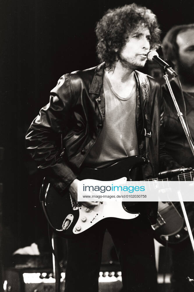 Bob Dylan concert 17 07 1981 Bob Dylan with his Shot Of Love tour on the open air stage Loreley in St Goarshausen on 17 July 1981, St Goarshausen Rheinland Pfalz Germany