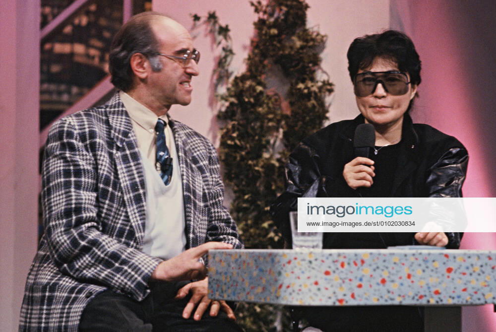 TV show Mensch Meier, 27 02 1986 Presenter Alfred Biolek and the Japanese American artist, filmmaker, experimental composer and singer in the German TV show Mensch Meier, Cologne North Rhine-Westphalia Germany