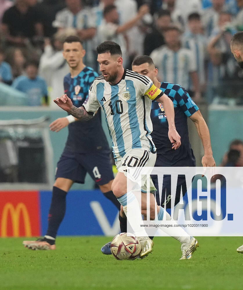 QAT, World Cup FIFA 2022, Semifinal, Argentina vs Croatia 13 12 2022, Lusail Iconic Stadium, Doha, QAT, World Cup FIFA 2022, Semifinal, Argentina vs Croatia, in picture Argentina s forward Lionel Messi , Croatia s midfielder Mateo Kovacic nordphotoxGmbHx xBratic nph00250