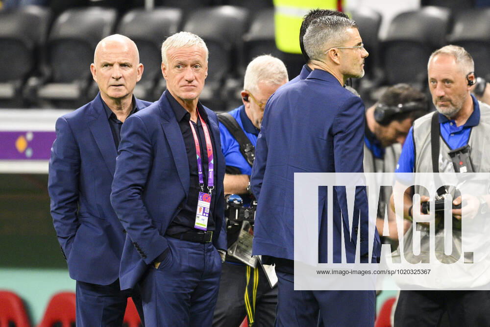 Didier Deschamps entraineur Selectionneur Franceet ses adjoints Guy Stephan - entraineur adjoint (Fra) FOOTBALL : France vs Maroc - 1 2 finale - coupe du Monde Qatar 2022 - 14 12 2022 JBAutissier Panoramic
