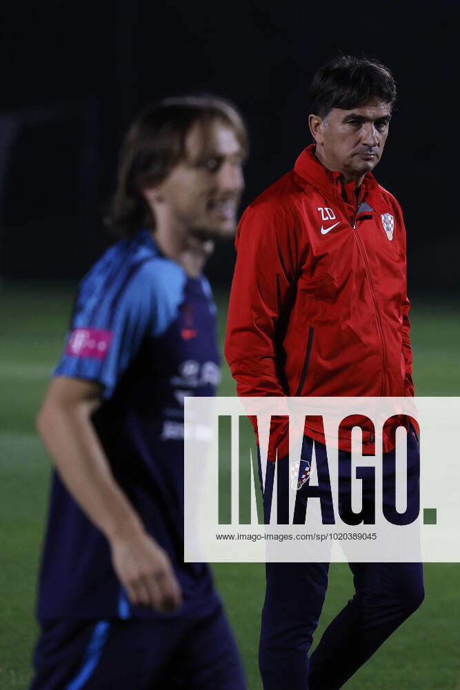 Croatia s head coach Zlatko Dalic (R) leads his national team, Nationalteam s training session in front of player Luca Modric in Doha, Qatar, 15 December 2022. Croatia is to face Morocco in a FIFA World Cup, WM, Weltmeisterschaft, Fussball Qatar 2022 match for the third and fourth place on 17 December. Croatia s training session !ACHTUNG: NUR REDAKTIONELLE NUTZUNG!