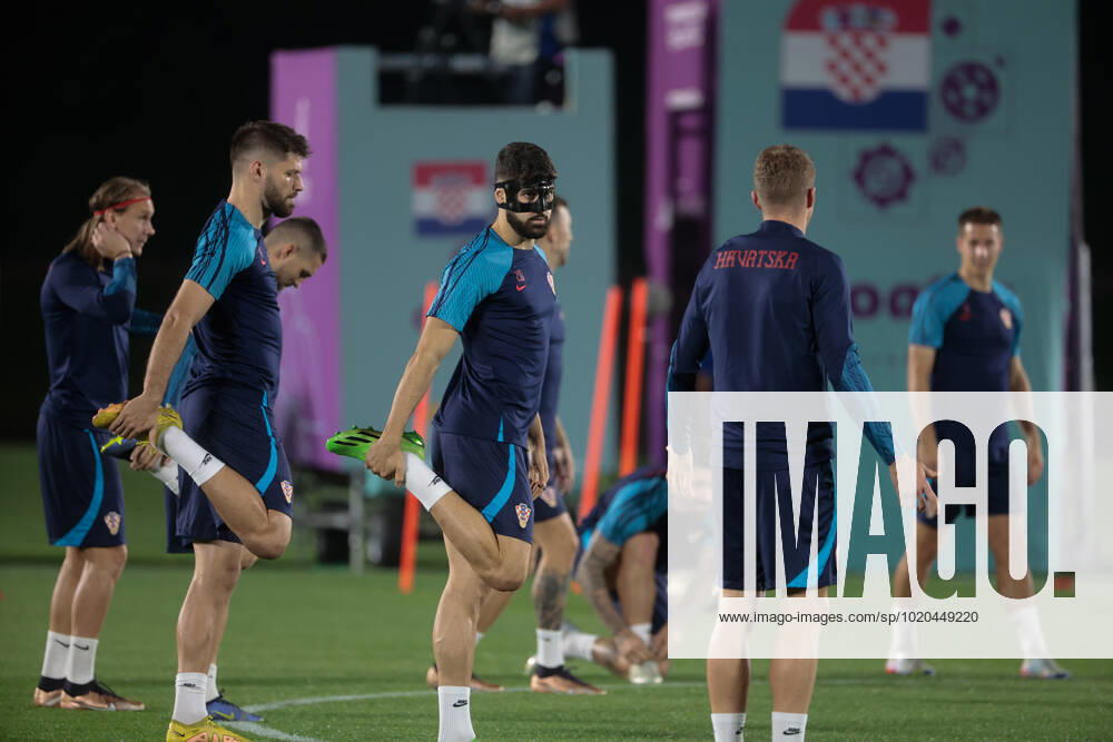 Croatia s players participate in their national team, Nationalteam s training session in Doha, Qatar, 16 December 2022. Croatia is to face Morocco on 17 December in a match for the 3rd and 4th place in the FIFA World Cup, WM, Weltmeisterschaft, Fussball 2022. Croatia s trainning session !ACHTUNG: NUR REDAKTIONELLE NUTZUNG!