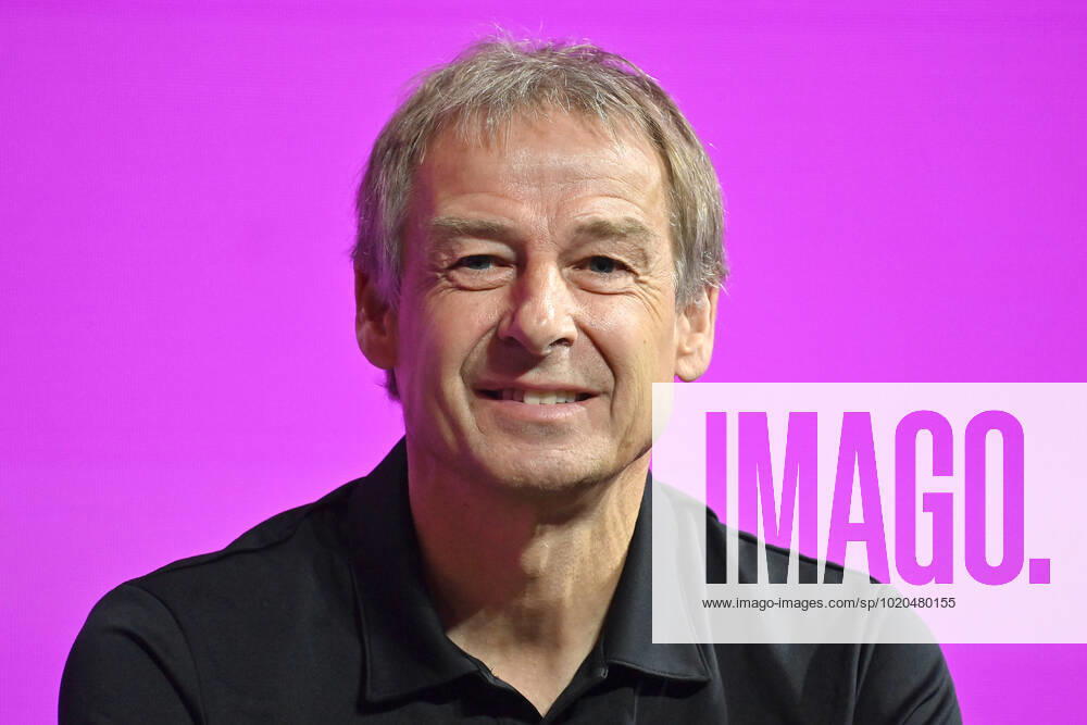 Juergen KLINSMANN, single image,cropped single subject,portrait,portrait Technical Study Group media briefing press conference of the technical commission on 17 12 2022 Football World Cup 20122 in Qatar from 20 11 18 12 2022