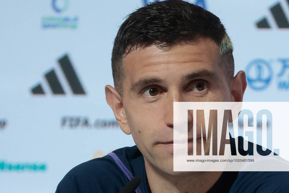 Argentina s goalkeeper Emiliano Dibu Martinez during the press conference, PK, Pressekonferenz held at Virtual Stadium in Doha, Qatar, 17 December 2022. France will face Argentina on 18 December in the final match of FIFA World Cup, WM, Weltmeisterschaft, Fussball Qatar 2022. Argentina s press conference !ACHTUNG: NUR REDAKTIONELLE NUTZUNG!