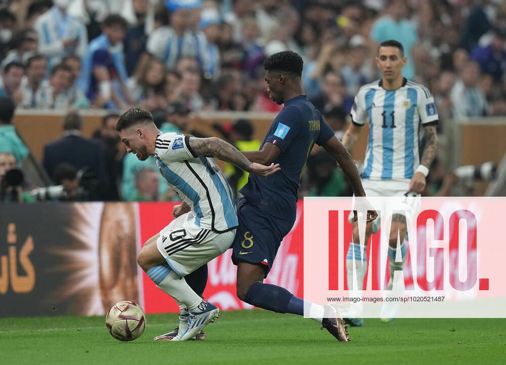 Lusail Iconic Stadium, Doha, QAT, World Cup FIFA 2022, Final, Argentina vs France, in picture Argentina s midfielder Alexis Mac Allister , France s midfielder Aurelien Tchouameni Doha Lusail Iconic Stadium Qatar eu-images-506
