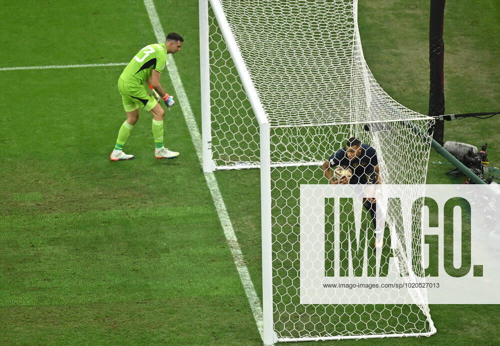 (221218) -- LUSAIER, Dec. 18, 2022 -- Kylian Mbappe (R) of France celebrates his goal during the Final between Argentina and France at the 2022 FIFA World Cup, WM, Weltmeisterschaft, Fussball at Lusail Stadium in Lusail, Qatar, Dec. 18, 2022. ) (SP)QATAR-LUSAIL-2022 WORLD CUP-FINAL-ARG VS FRA XiaoxYijiu