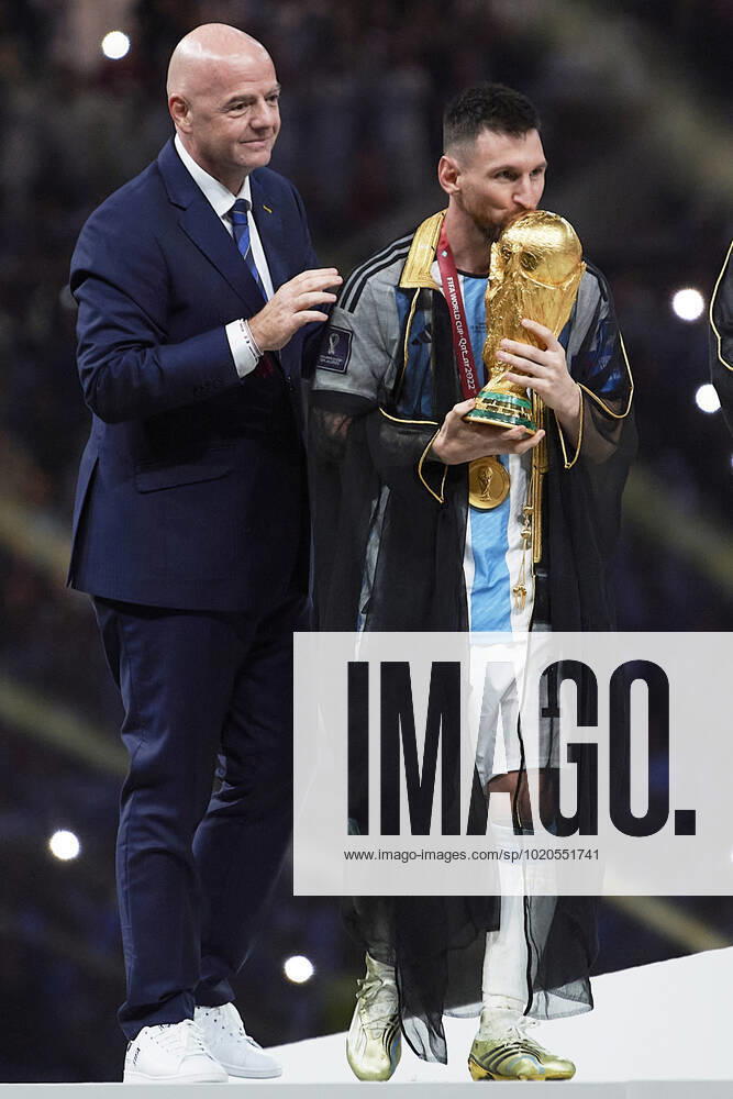 MESSI Lionel World Champion Team Argentina at the award ceremony with FIFA President INFANTINO Gianni FIFA World Cup 2022 in Qatar Final Argentina France on 18 12 2022 at Lusail Stadium DFL REGULATES PROHIBIT ANY USE OF PHOTOGRAPHS as IMAGE SEQUENCES and or QUASI VIDEO
