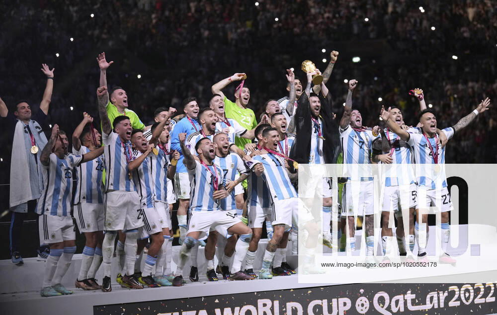 MESSI Lionel World Champion Team Argentina at the award ceremony the World Cup and his team FIFA World Cup 2022 in Qatar Final Argentina France on 18 12 2022 at Lusail Stadium DFL REGULATES PROHIBIT ANY USE OF PHOTOGRAPHS as IMAGE SEQUENCES and or QUASI VIDEO