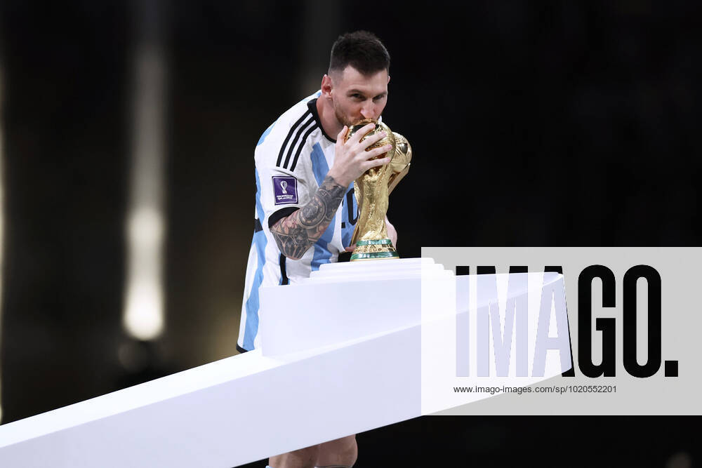MESSI Lionel World Champion Team Argentina at the award ceremony the World Cup FIFA World Cup 2022 in Qatar Final Argentina France on 18 12 2022 at Lusail Stadium DFL REGULATES PROHIBIT ANY USE OF PHOTOGRAPHS as IMAGE SEQUENCES and or QUASI VIDEO