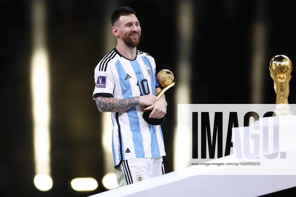 MESSI Lionel World Champion Team Argentina at the award ceremony the World Cup FIFA World Cup 2022 in Qatar Final Argentina France on 18 12 2022 at Lusail Stadium DFL REGULATES PROHIBIT ANY USE OF PHOTOGRAPHS as IMAGE SEQUENCES and or QUASI VIDEO