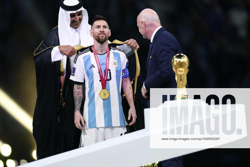 MESSI Lionel World Champion Team Argentina at the award ceremony with FIFA President INFANTINO Gianni and the Emir TAMIN BIN HAMAD AL THANI FIFA World Cup 2022 in Qatar Final Argentina France on 18 12 2022 at Lusail Stadium DFL REGULATIONS PROHIBIT ANY USE OF PHOTOGRAPHS as IMAGE SEQUENCES and or QUASI VIDEO