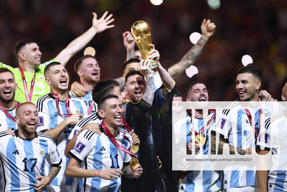 MESSI Lionel World Champion Team Argentina at the award ceremony the World Cup and his team FIFA World Cup 2022 in Qatar Final Argentina France on 18 12 2022 at Lusail Stadium DFL REGULATES PROHIBIT ANY USE OF PHOTOGRAPHS as IMAGE SEQUENCES and or QUASI VIDEO
