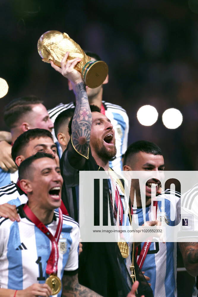 MESSI Lionel World Champion Team Argentina at the award ceremony the World Cup and his team FIFA World Cup 2022 in Qatar Final Argentina France on 18 12 2022 at Lusail Stadium DFL REGULATES PROHIBIT ANY USE OF PHOTOGRAPHS as IMAGE SEQUENCES and or QUASI VIDEO